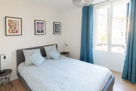 Suite West Side Story - 2 Pers A 2 Minutes à Pieds de L'avenue de Champagne ! Отели рядом с достопримечательностью «Moet & Chandon»