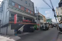 RedDoorz Plus @ Doorman Guest House