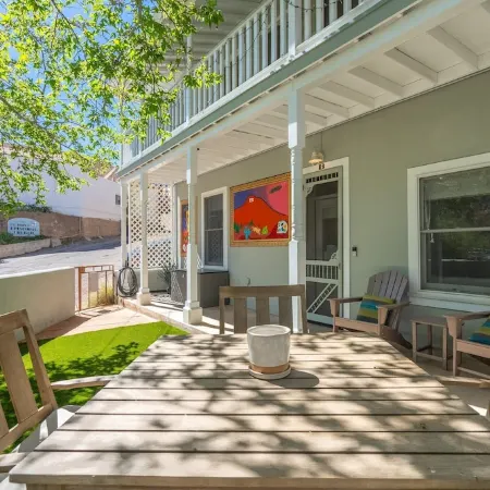 Casa de Oro – Luxe Comfort in the Heart of Old Bisbee Private Yard & EV Charger!