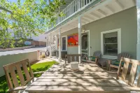 Casa de Oro – Luxe Comfort in the Heart of Old Bisbee Private Yard & EV Charger!
