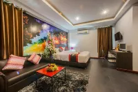 D11 Hotel Hotels near Wat Aranyik
