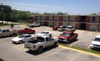 Executive Inn & Suites Beeville