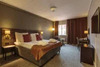 Home Hotel Uman Hotels near Öbackaparken