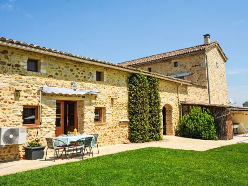 Le Mas des Trois Anges فنادق في Saint-Denis