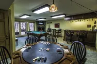 Location location!!!!Beautiful Log Cabin Retreat in the Aska Adventure Area.