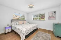 2 Miles to the Beach and 5th Ave