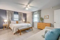 Huge Family Lakehouse · TWO Game Rooms, Fire Pit, Fishing, Kayaks, Pet Friendly