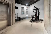 Blue Bliss 2BR 2BTH with Indoor Pool, FREE Parking, Near NYC & EWR Airport - Gym