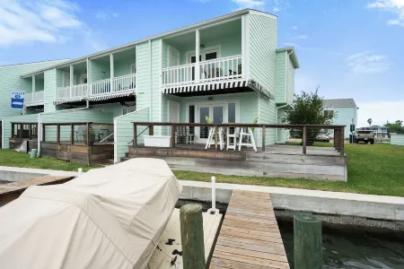 Pelican Shores ~ Amazing Water views