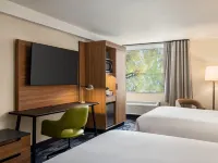 Fairfield Inn & Suites Madison South Hotel berhampiran Dataran Capitol