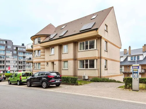 Apartment Near Zeedijk Beach