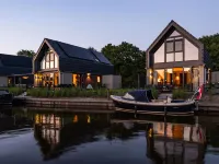 Water Villa in Balk with Lake Access - 3 étoiles