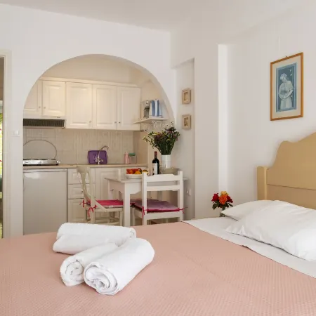 Leonardos Apartments