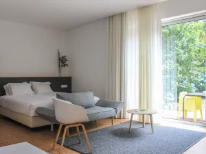 เฟอร์นาสเลคฟอร์เรสท์ลีฟวิ่ง