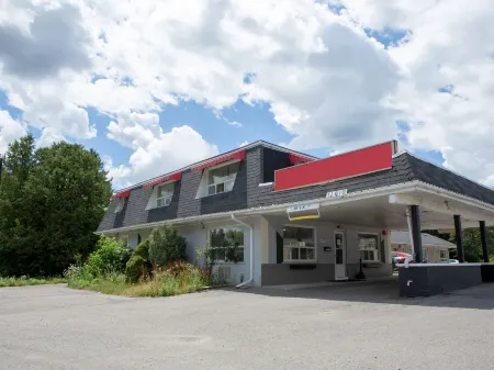 Hotel Richmond Hill Inn on North Отели в г. Йорк