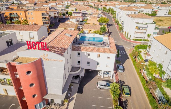 Hotel Grand Cap Rooftop Pool