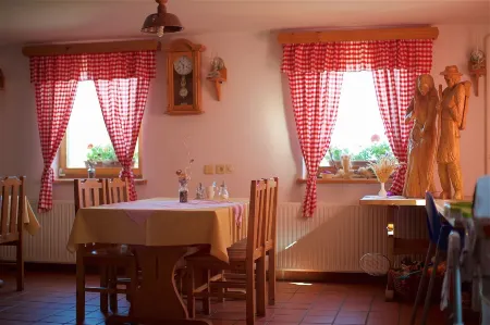 Tourist Farm Rooms Lovrec Отели в г. Їршовці