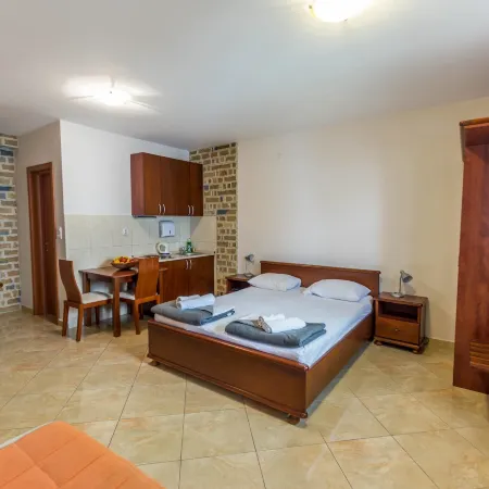 Contessa Apartments