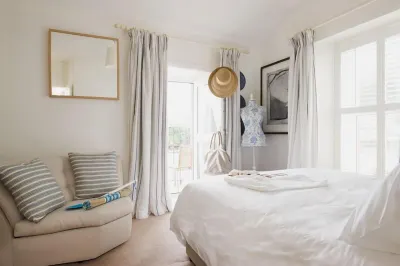 디 스트랜드 인 트라모레 도서관 주변 호텔