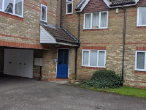 Oaklawn Apartment - Sleeps 4 Parking & Garden Hotels in Woking