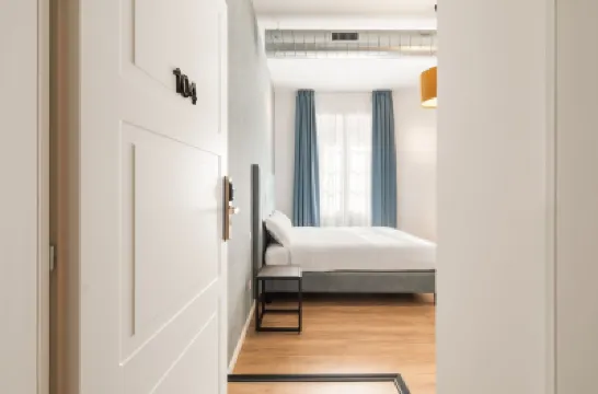 Adelante Rooms Piazza Bologna Hotel di 