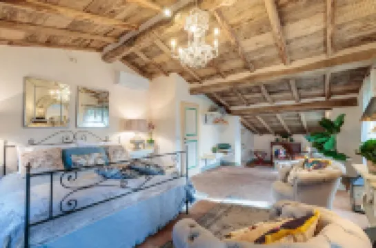 Villa Gufo in Lucca with 5 Bedrooms and 4 Bathrooms