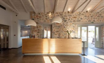 Sampatiki Suites - Seaview Luxury Suites with Breakfast and Spa
