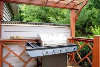 Fairview Vista by AvantStay 10 Mins to Asheville