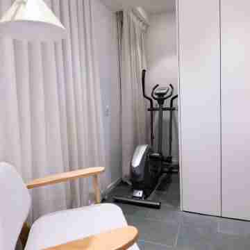 Ampersand - Bright 2-Bedroom Apartment Fitness & Recreational Facilities