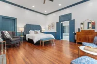 The Opal and West House Hotels in Shelby