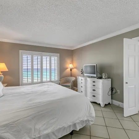 Destin on the Gulf 607 - Updated Gulf Front Property at Destin on the Gulf