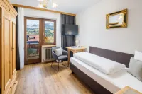 Hotel Standlhof Zillertal Hotel di Fugen