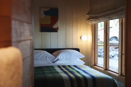 Captain Whidbey Отели рядом с достопримечательностью «Lavender Wind Farm»