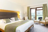 Champneys Tring Hoteles cerca de Sterling Estate Agents
