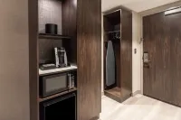 Holiday Inn Boston Logan Airport - Chelsea