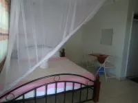 Robert's Village Inn