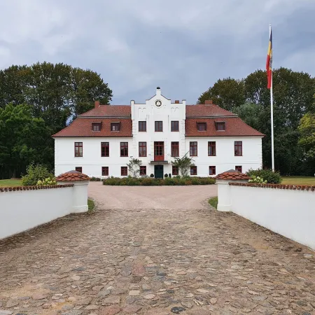 Schicke Ferienwohnung in der Nähe der Ostseeküste