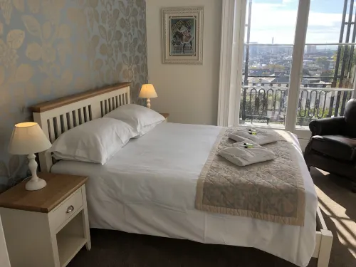 Almorah Hotel - Homestays