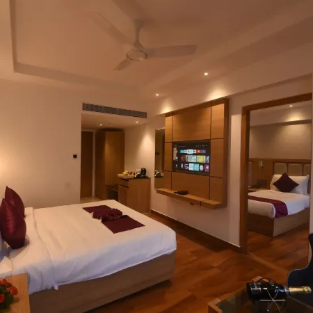 Emerald Clarks Inn Suites