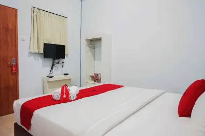 RedDoorz Near Velodrome Malang 2