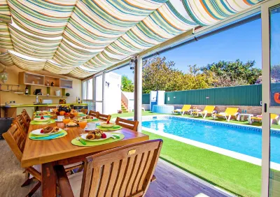 Villa Dominica by Algarve Vacation Hotels in Lagoa