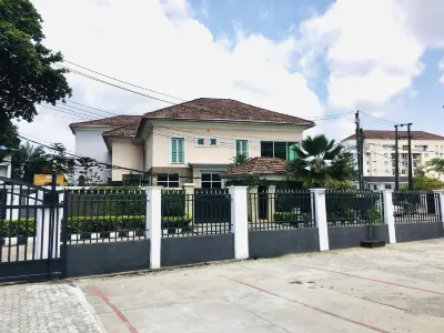 Villa Angelia Hotel Annex Hotels near 9Mobile Medium Experience Centre