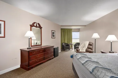 Center Parlor Room at Sandy Cove Unit