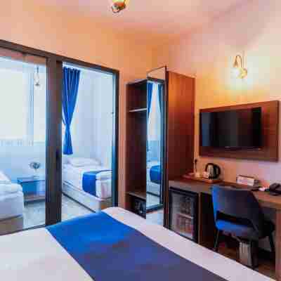 The Rest Port Hotel Rooms