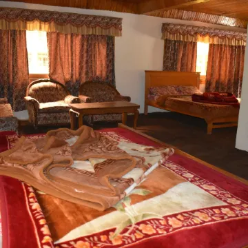 Heaven Rose Hotel & Restaurant Old