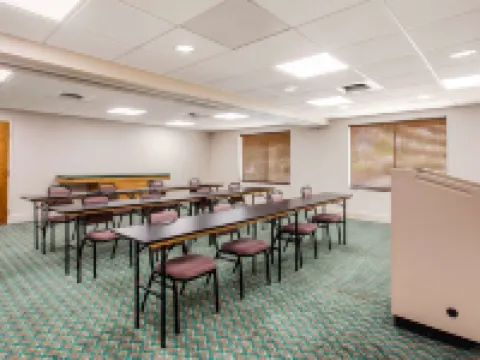 Quality Inn & Suites Hotels in Horry County