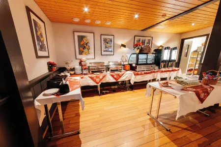 Myre Kysthotell Отели в г. Tunstad