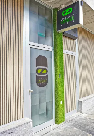 Ljubljana Capsule Hostel Отели рядом с достопримечательностью «Gozd strahov Sračje doline»