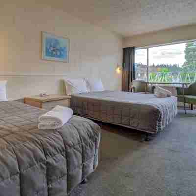 Lakeside Motel Rooms