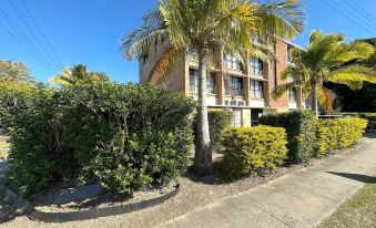 Central Ground Floor Apartment - Housity
